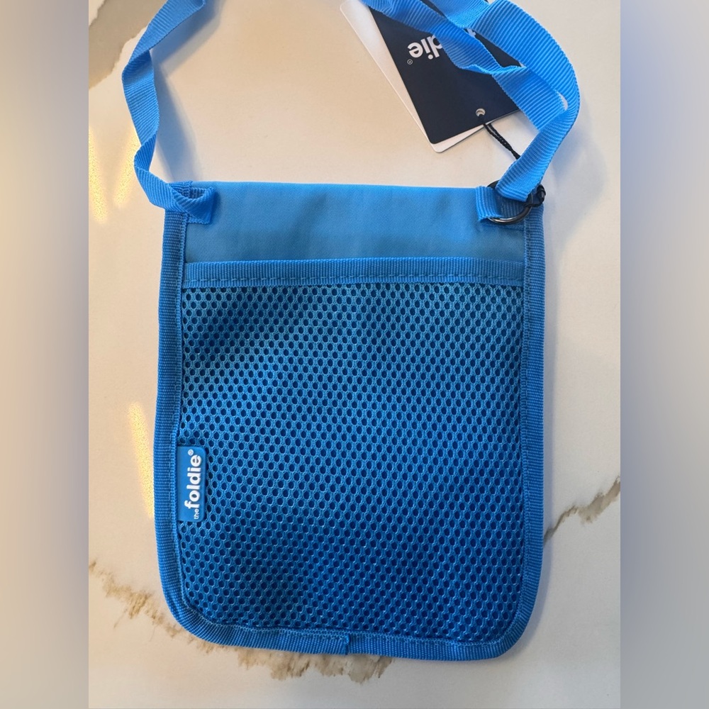 NWT The Foldie Travel Document Holder RFID Azur Blue Crossbody - Picture 2 of 6